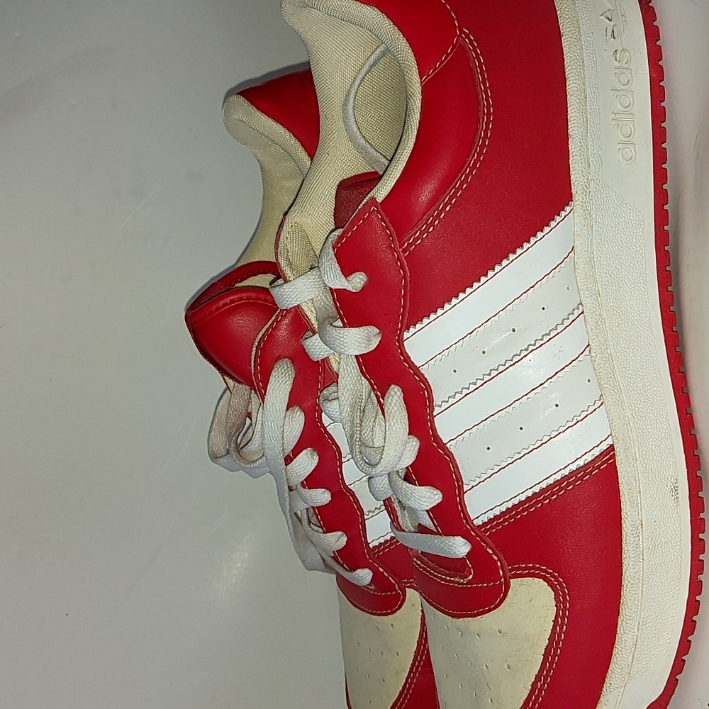 Men sneakers,  adidas size 10.5 US, Red white, cream, - Picture 4 of 5